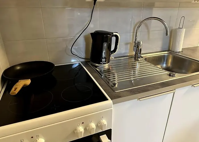 Quality In The Center For 5 - Brand New *